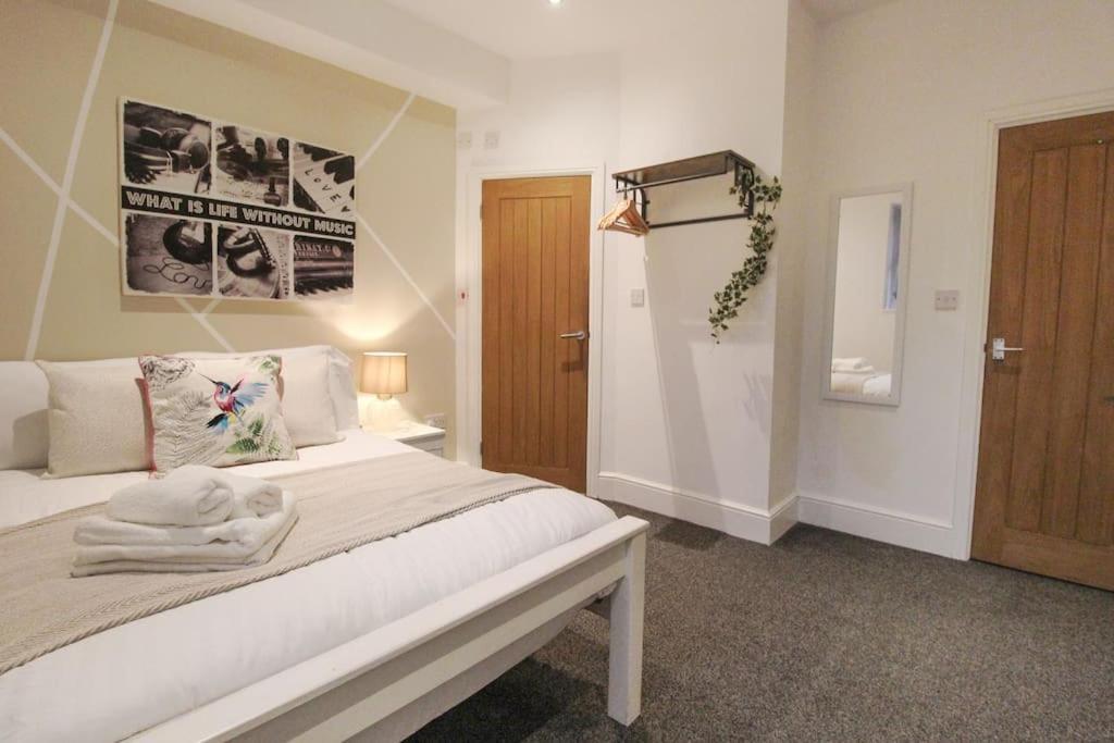 Spacious 1 Bed Apartment 1 Minute Walk From Square Νότιγχαμ Εξωτερικό φωτογραφία