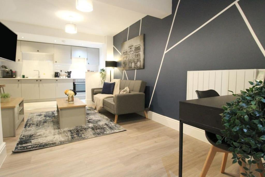 Spacious 1 Bed Apartment 1 Minute Walk From Square Νότιγχαμ Εξωτερικό φωτογραφία